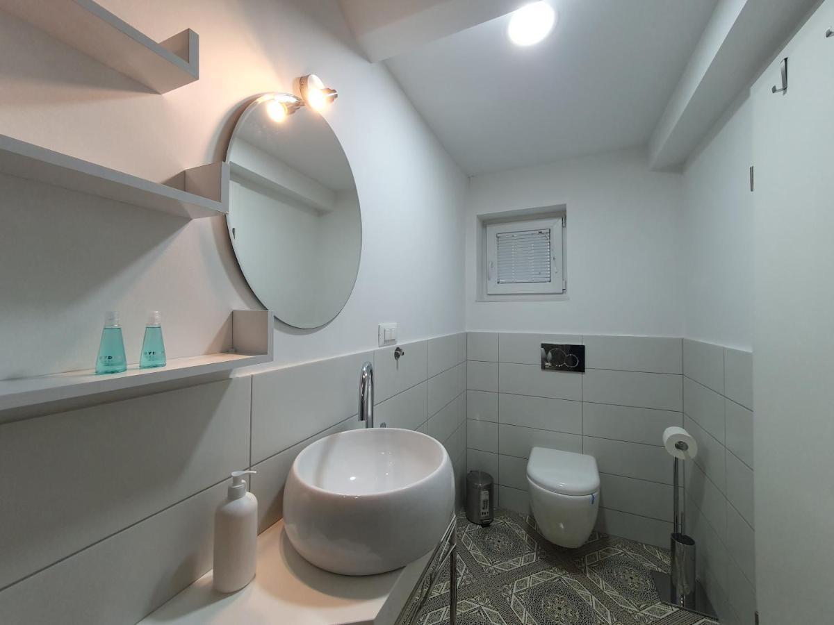 Charming Apartment Mila In Privat House With Free Parking 卢布尔雅那 外观 照片